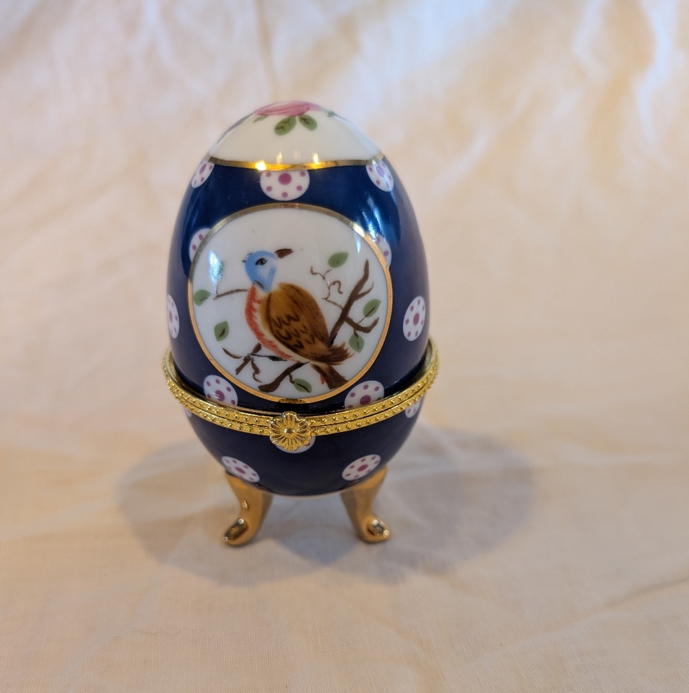 💥SALE💥Vintage Blue and Gold Decorative Trinket Porcelain Box egg with BIRD